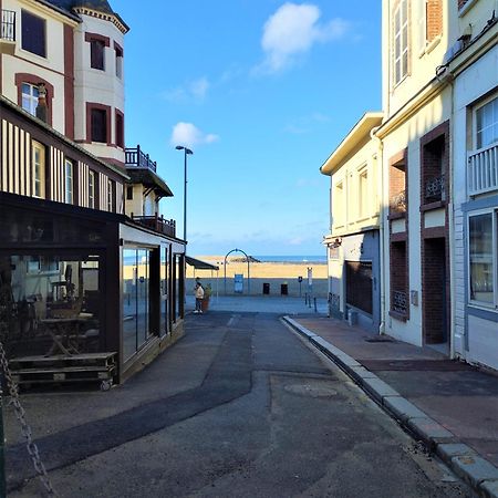 Le Capitaine Jack Trouville-sur-Mer Exterior foto