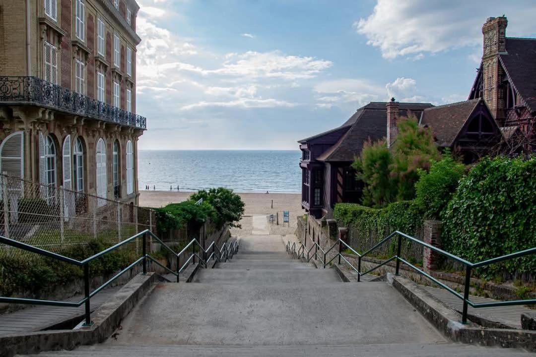Le Capitaine Jack Trouville-sur-Mer Exterior foto